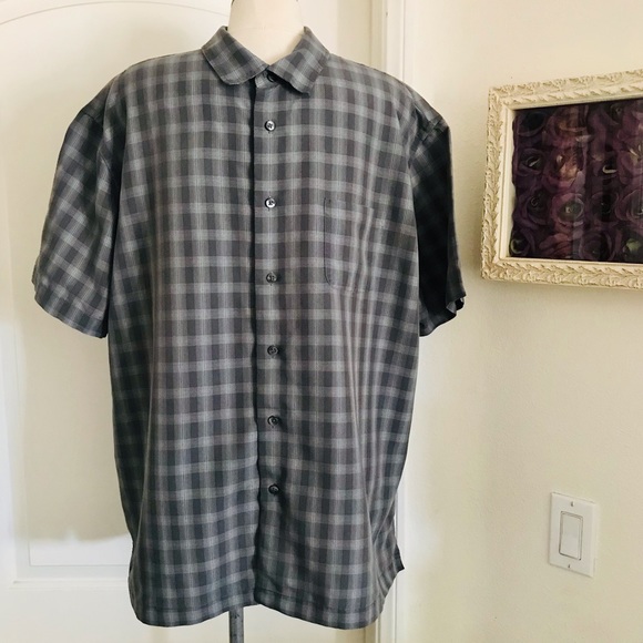 Van Heusen Shirt~Button Down - Picture 10 of 10